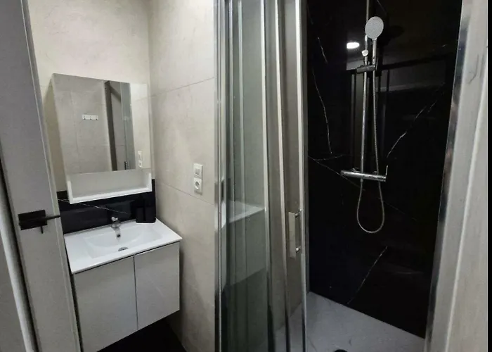 Lejlighed Private - Shared - - F2-1 *